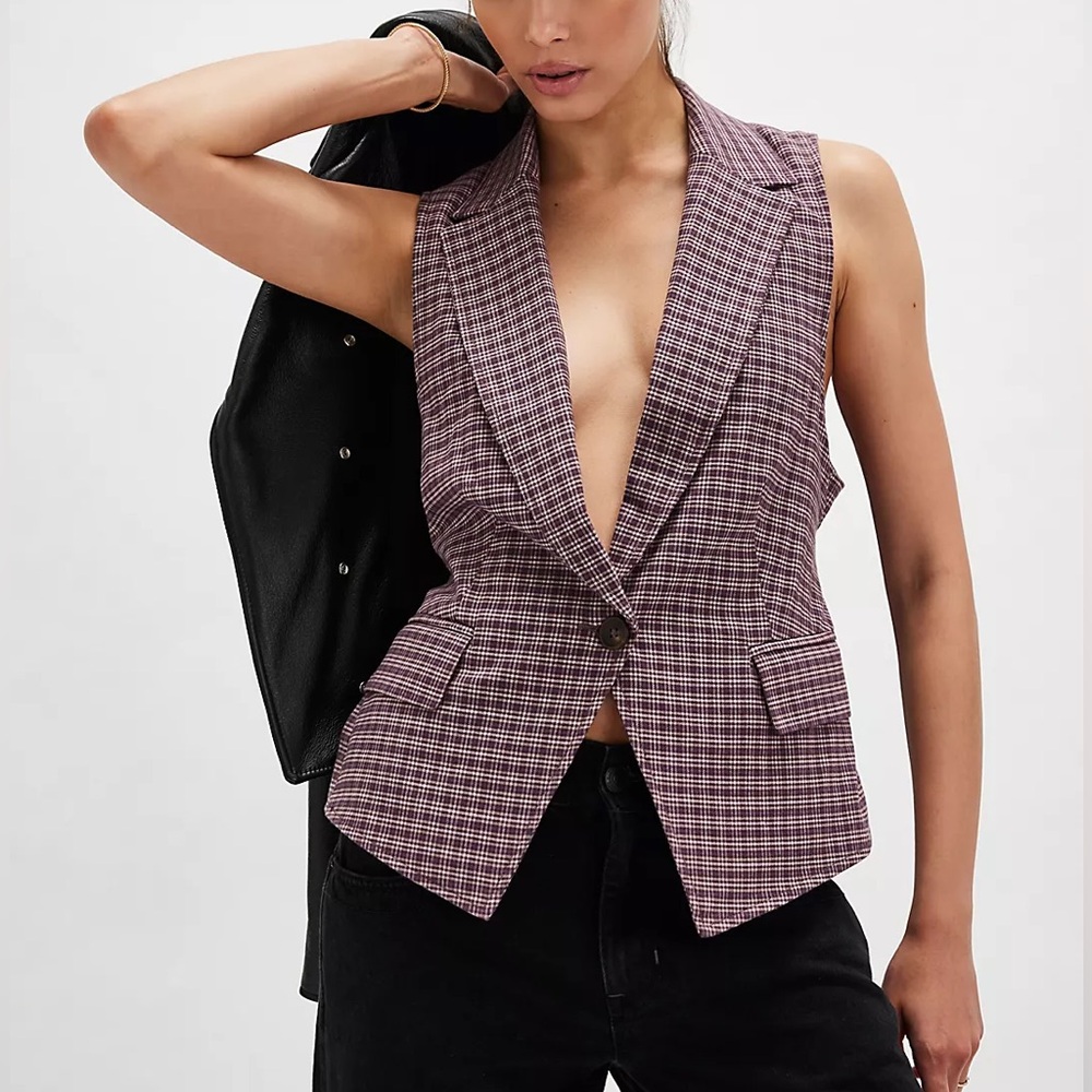 NWOT Amber belted vest by Free People in size Medium